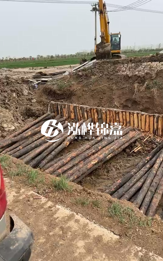 5米大頭16松木樁多少錢一根？按小頭報(bào)價(jià)貴還是大頭報(bào)價(jià)貴？
