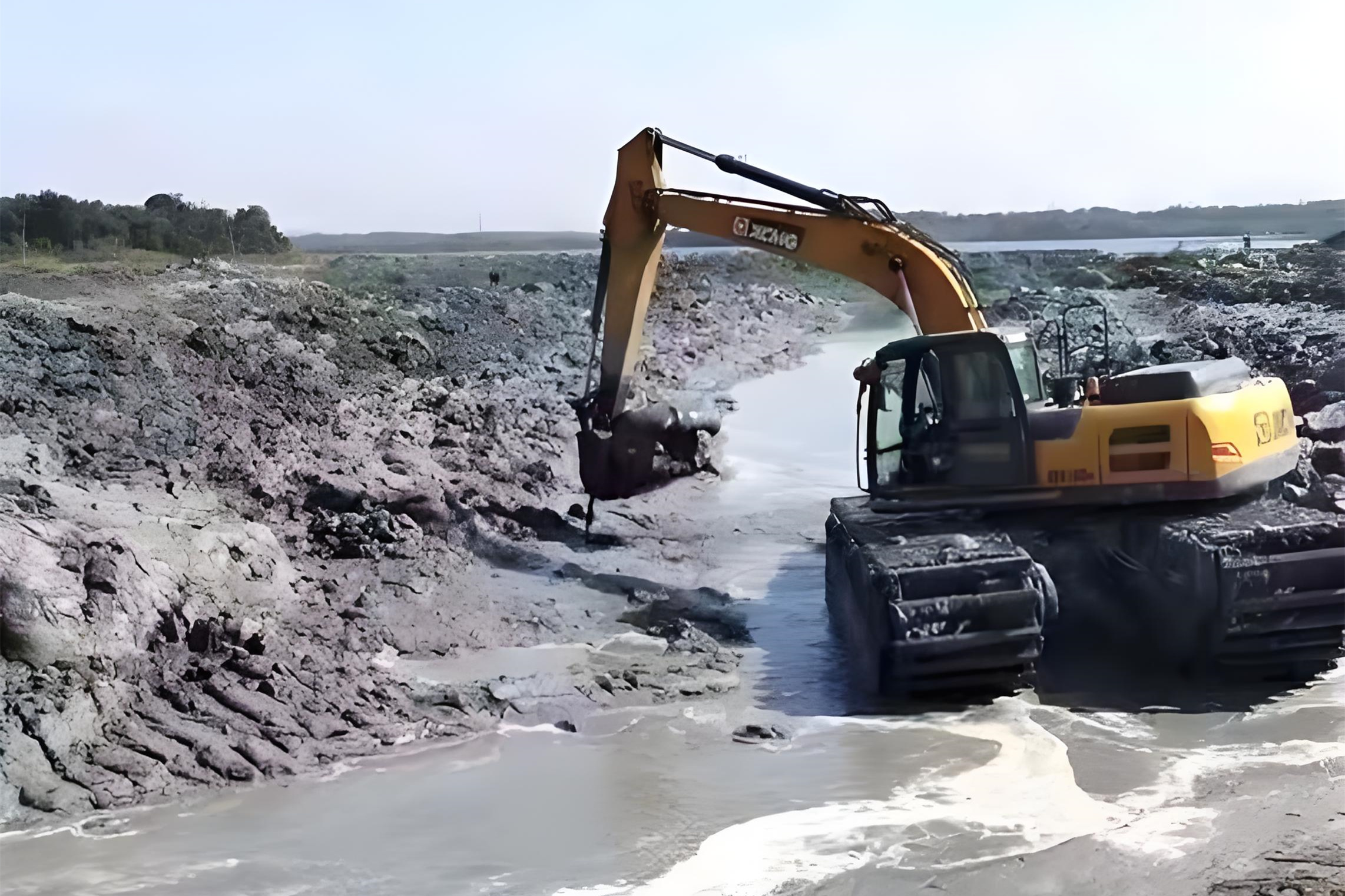 安徽水挖清淤團隊泓樺錦嘉-挖機怎么清理魚塘淤泥？