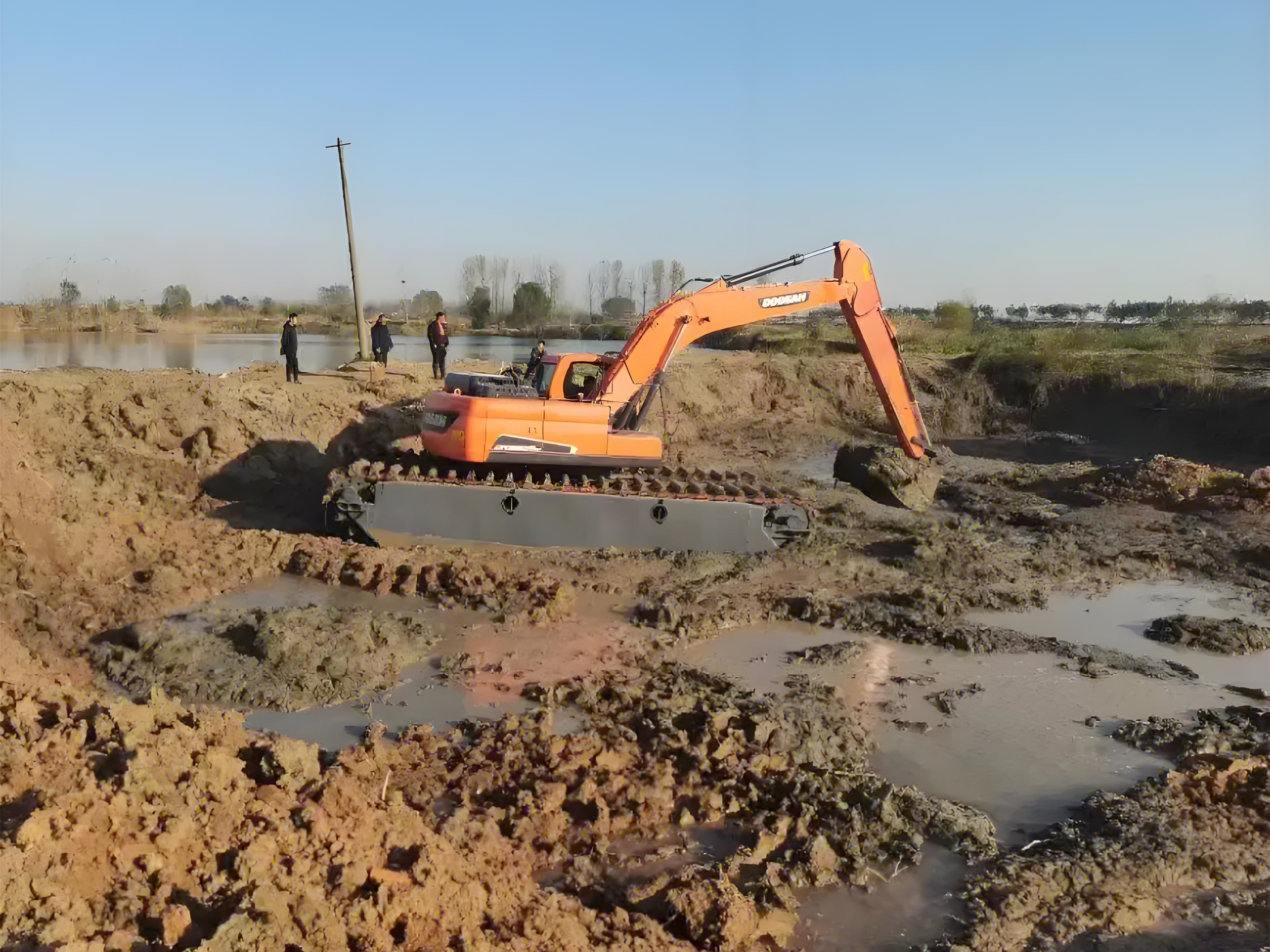 河南洛陽挖機清淤施工隊-魚塘清淤的人工和機械哪種更劃算？