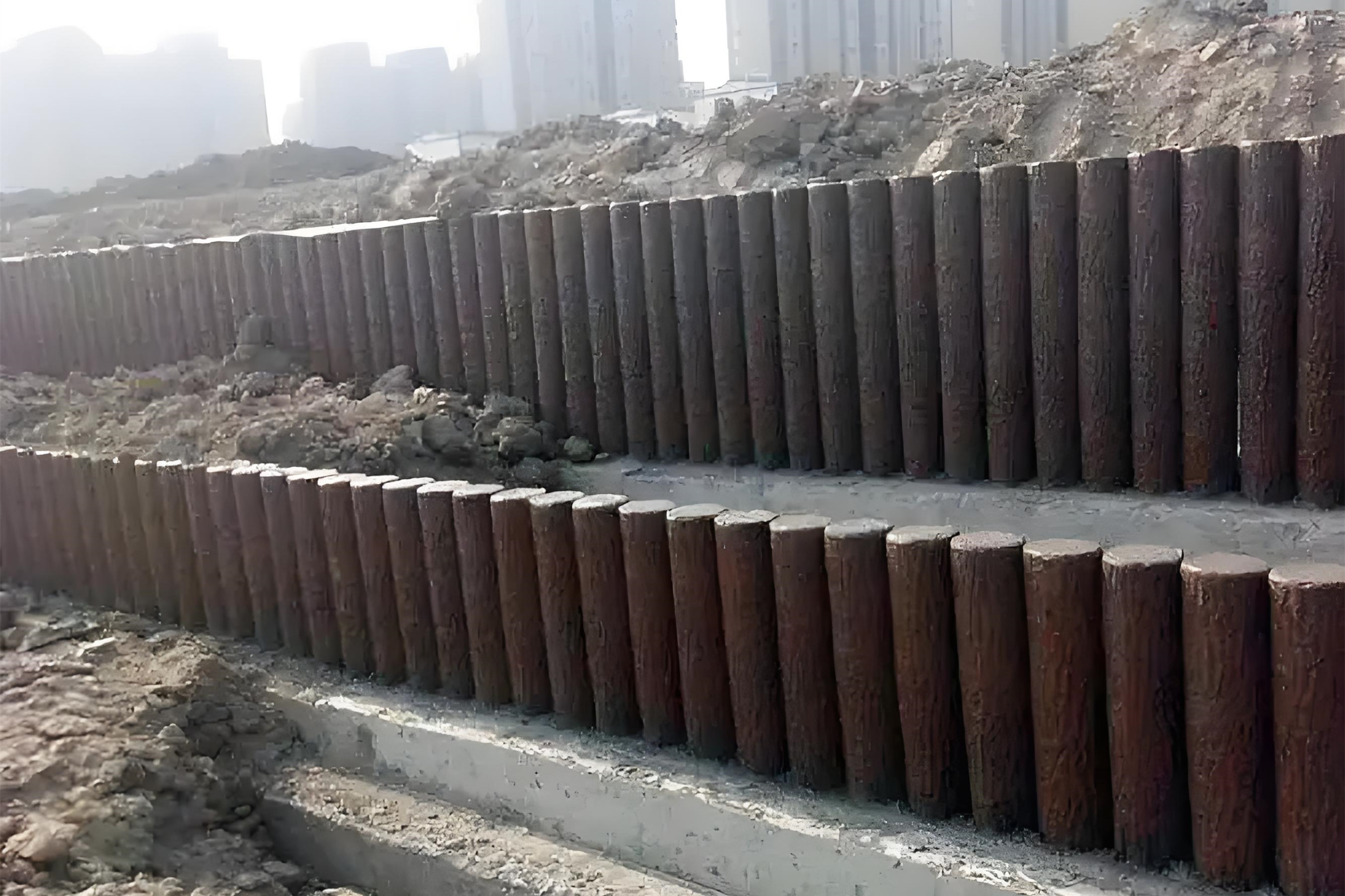 水泥樁批發(fā)廠家泓樺錦嘉-水泥圓樁適合用于哪些建筑工程？